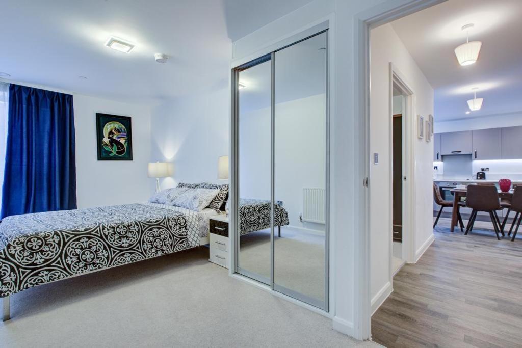 Luxury 2 Bed Flat In A New Block In East Acton Apartment Londra Exterior foto