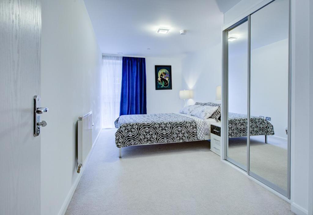 Luxury 2 Bed Flat In A New Block In East Acton Apartment Londra Exterior foto